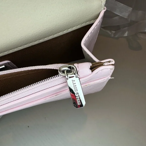 Hello Kitty Pink Designer Bag - Picture 6 of 8